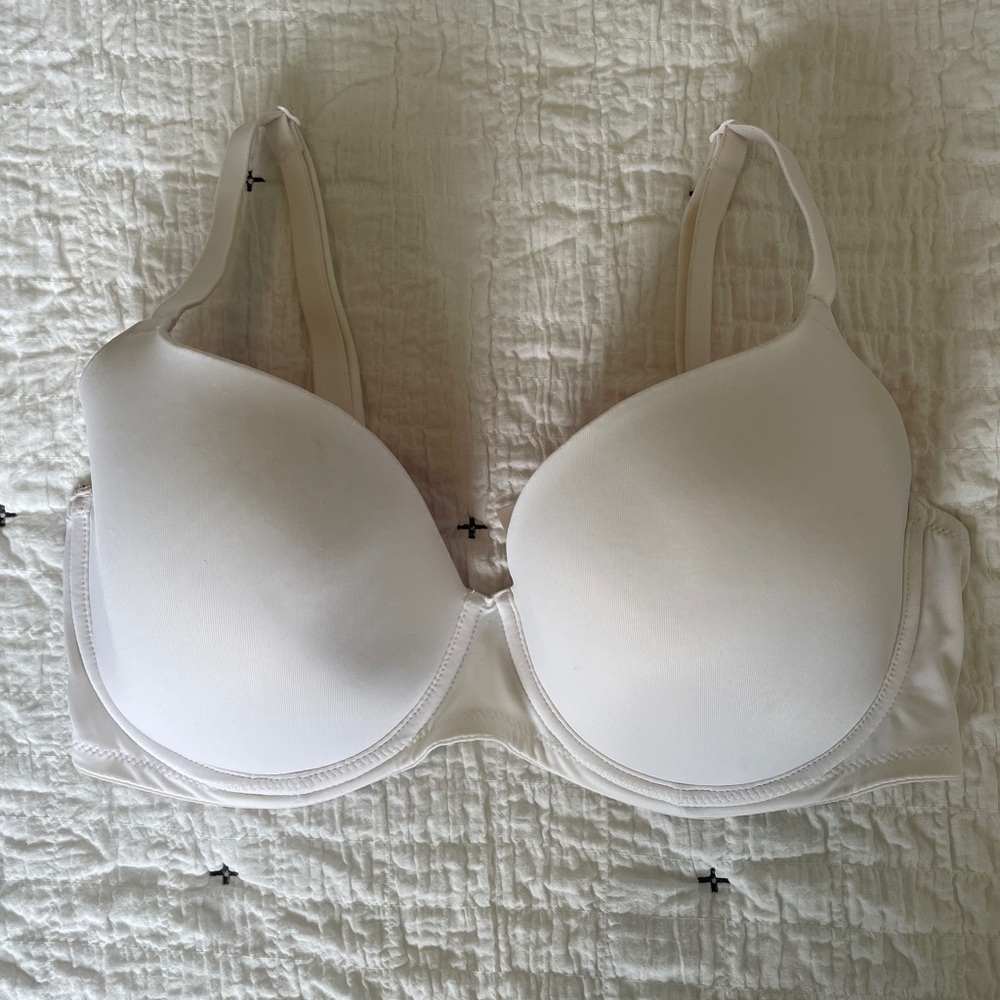 VS PINK wear everywhere lightly lined bra 36DD